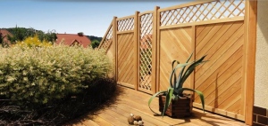 Ploty a dřevěné zástěny pro vaše zahrady.